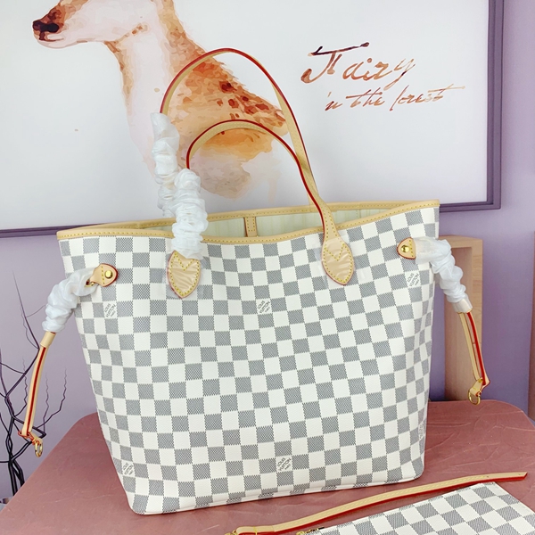 ルイヴィトンバッグ背面デザイン